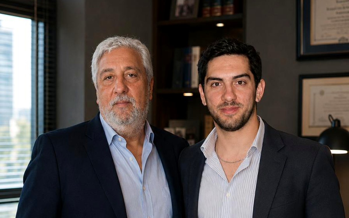 Diego junto a su padre