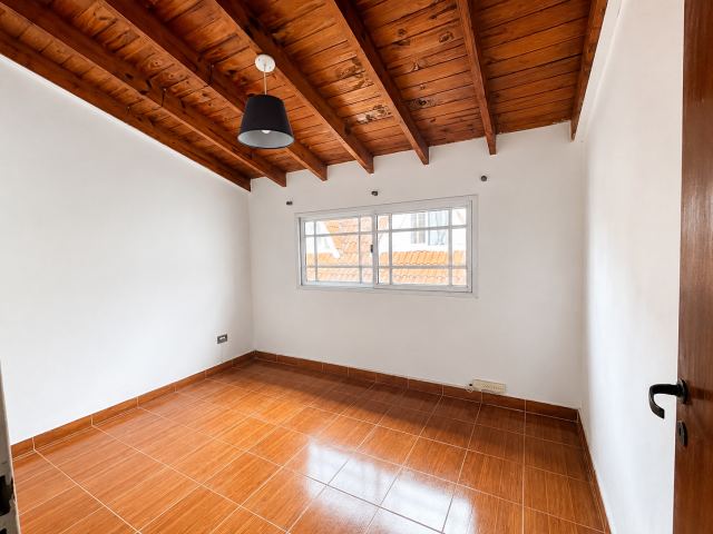 San Martin 1031, Moron - foto 12